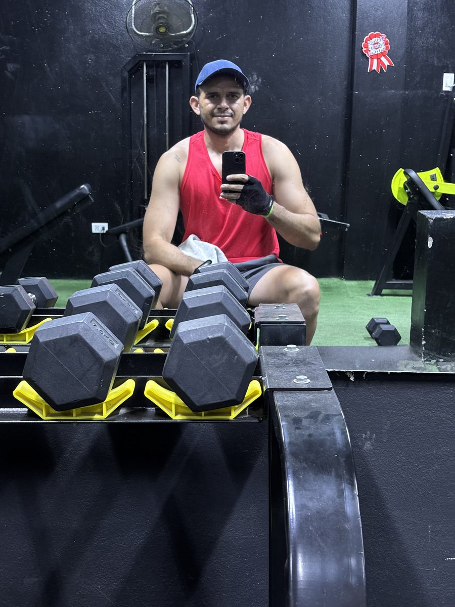 mirabal_alfredo's tweet photo. Vamos poco a poco trabajando este cuerpo 😬🫣 https://t.co/duXBmIEnIG
