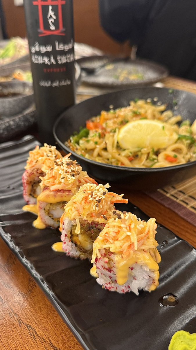 iifq_x's tweet photo. 🍜🍣✨ https://t.co/fssUUbQott