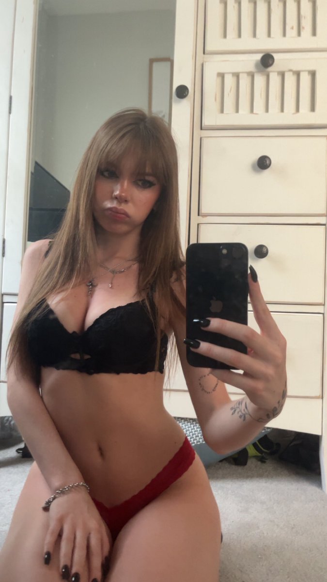 willownyxo's tweet photo. Grab me by my hips and pull me onto your laps😉💗 https://t.co/TtyMWO6aOx