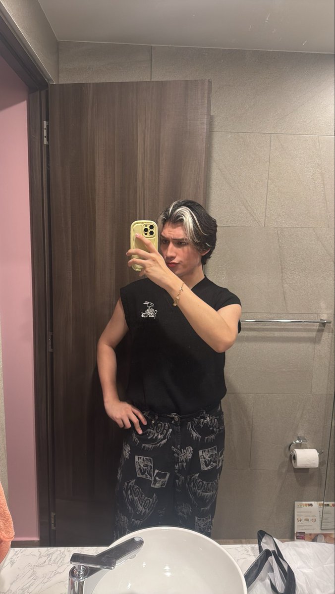 xentayah's tweet photo. xentayah gameplays 🐝 https://t.co/bBZMHsoI3w
