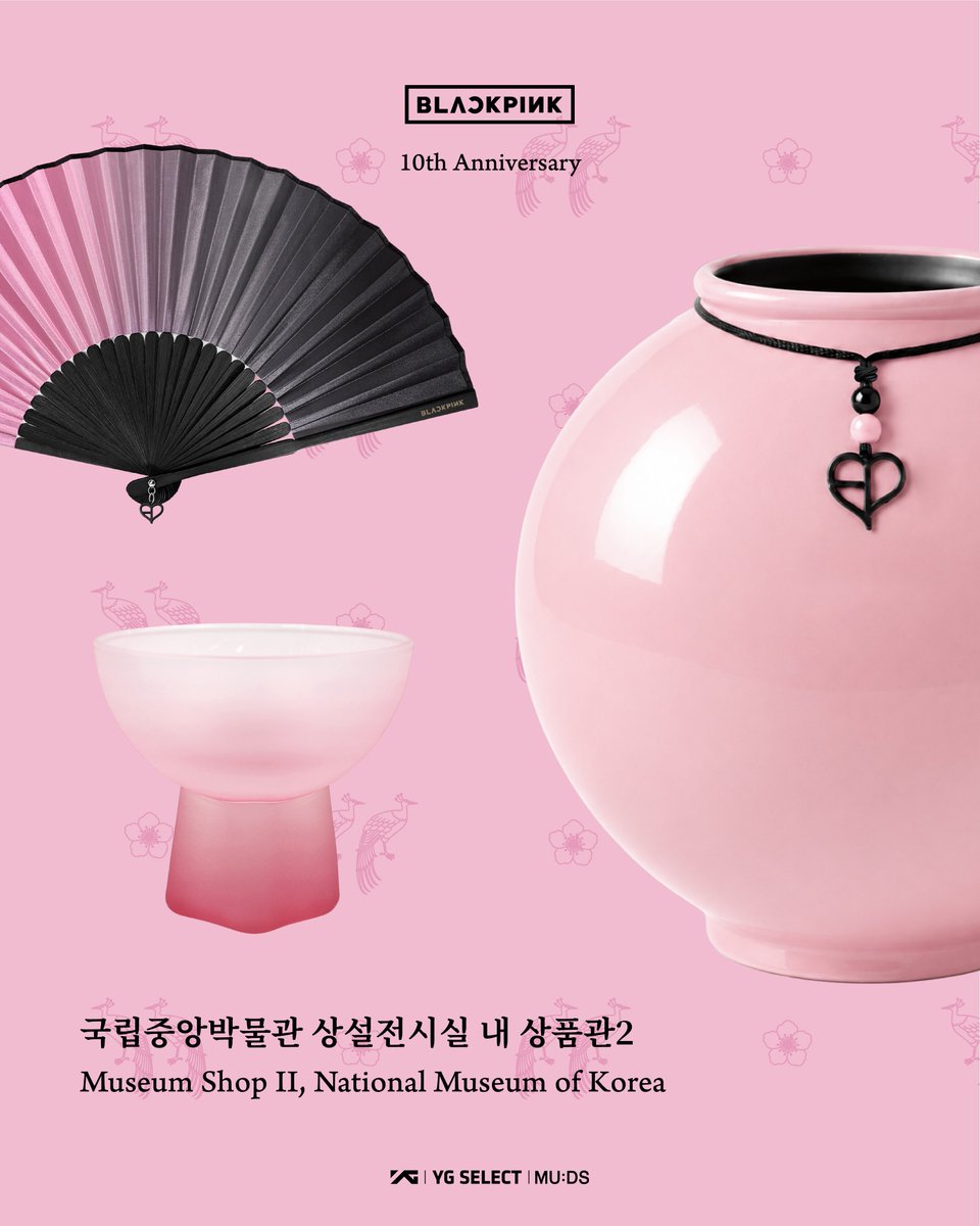 ygselect's tweet photo. 블랙핑크의 10주년을 기념해 MU:DS와 함께 선보이는 HERITAGE COLLECTION
국립중앙박물관 상품관에서 가장 먼저 만나보세요.

📍 국립중앙박물관 상설전시실 내 상품관2
Museum Shop II, National Museum of Korea

🗓 전시 일정ㅣ2026. 8. 8. (토) ~
Exhibition opens on 2026. 8. 8. (SAT)

🛒 판매처ㅣYG SELECT SHOP (KR / EN / JP / CN)
2026. 8. 8. (토) 오전 9:00 (KST) 사전 판매 시작
Pre-order opens on Aug. 8, 2026, 9:00 AM (KST)

✔ 9월부터 더세임(합정, 인사, 명동)을 비롯한 일부 오프라인 매장에서 만나보실 수 있습니다.
Available at theSameE & other offline stores this September.

@BLACKPINK 
#BLACKPINK #뮷즈 #YG #YGSELECT #Heritage_collection