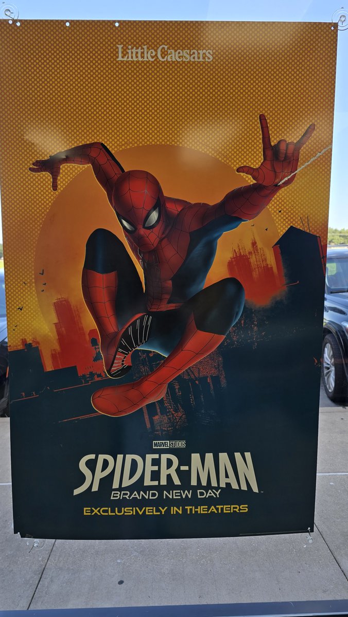 R_P_H__1's tweet photo. Little Caesars Spider-Man pizza https://t.co/53cAmuwppY