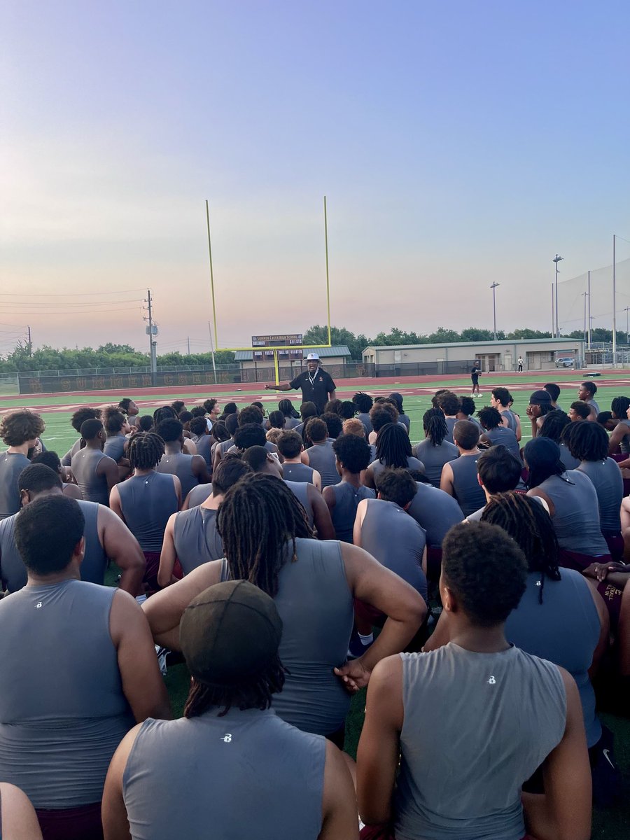 SC_BulldogFB's tweet photo. Freshman Football is officially underway!

Looking forward to watching these young Bulldogs grow every day.

#BuiltDifferent https://t.co/CrNMIS5lZR