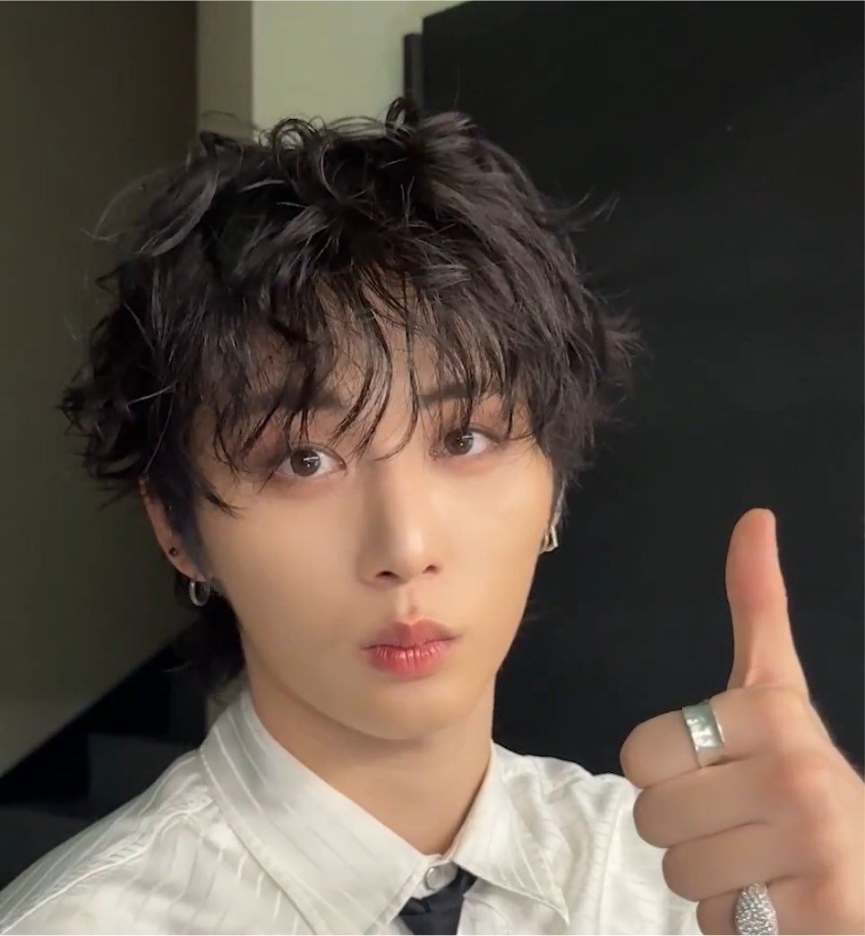 mongjey's tweet photo. halo kiwil rambut mie https://t.co/n7a5fawCvh