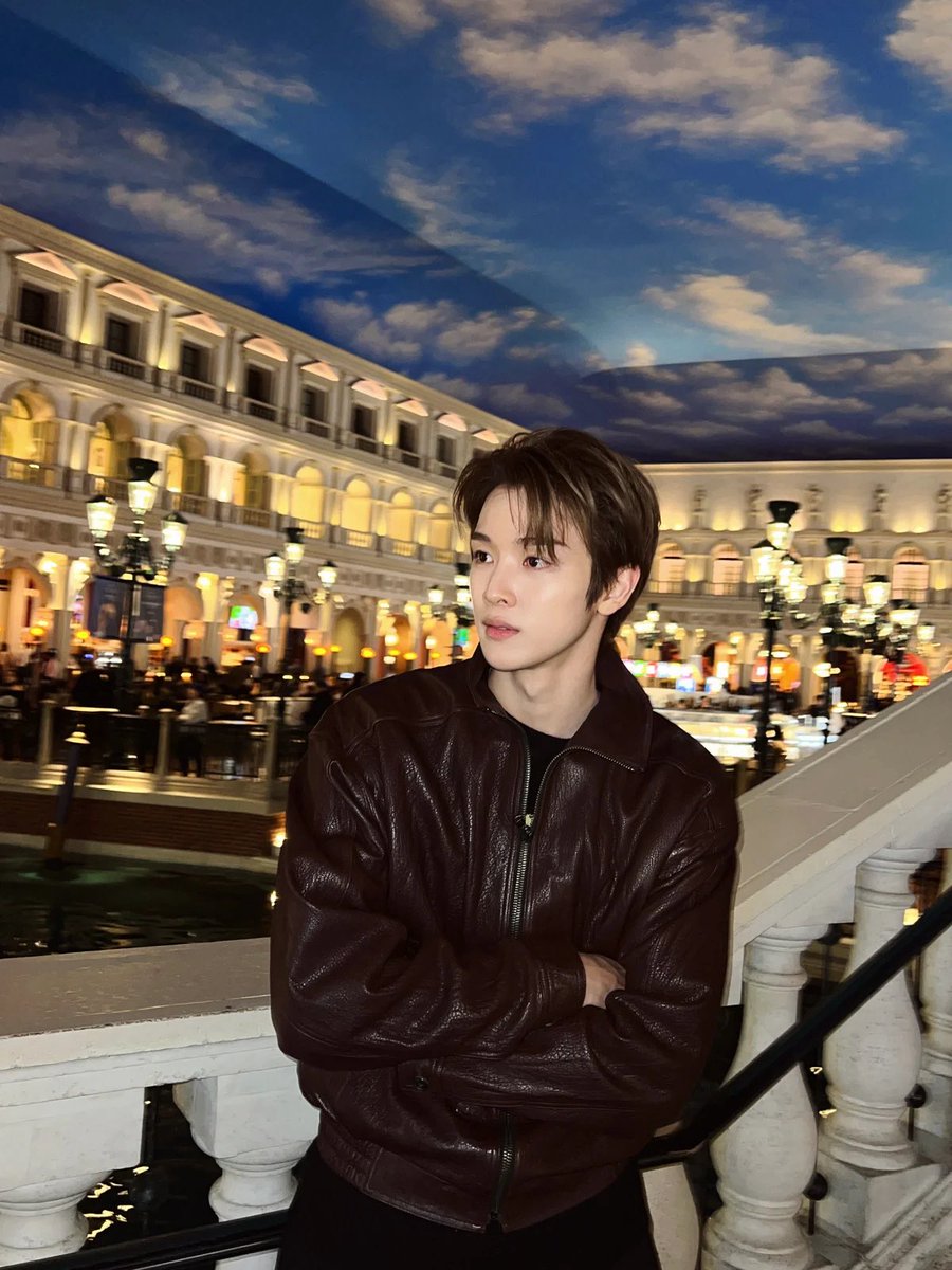 fallingdownhao tweet picture