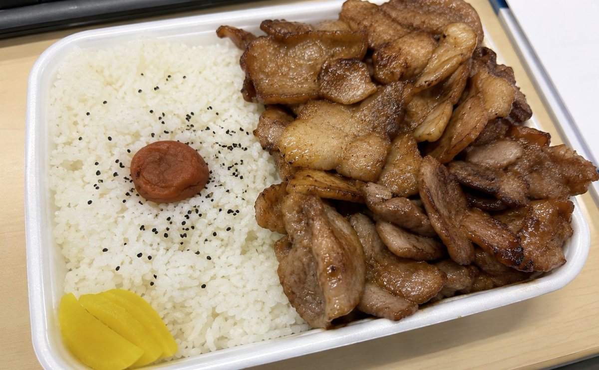 NBenmaran85901's tweet photo. 豚カルビだけ弁当　400円 https://t.co/fMLSKT9h0d