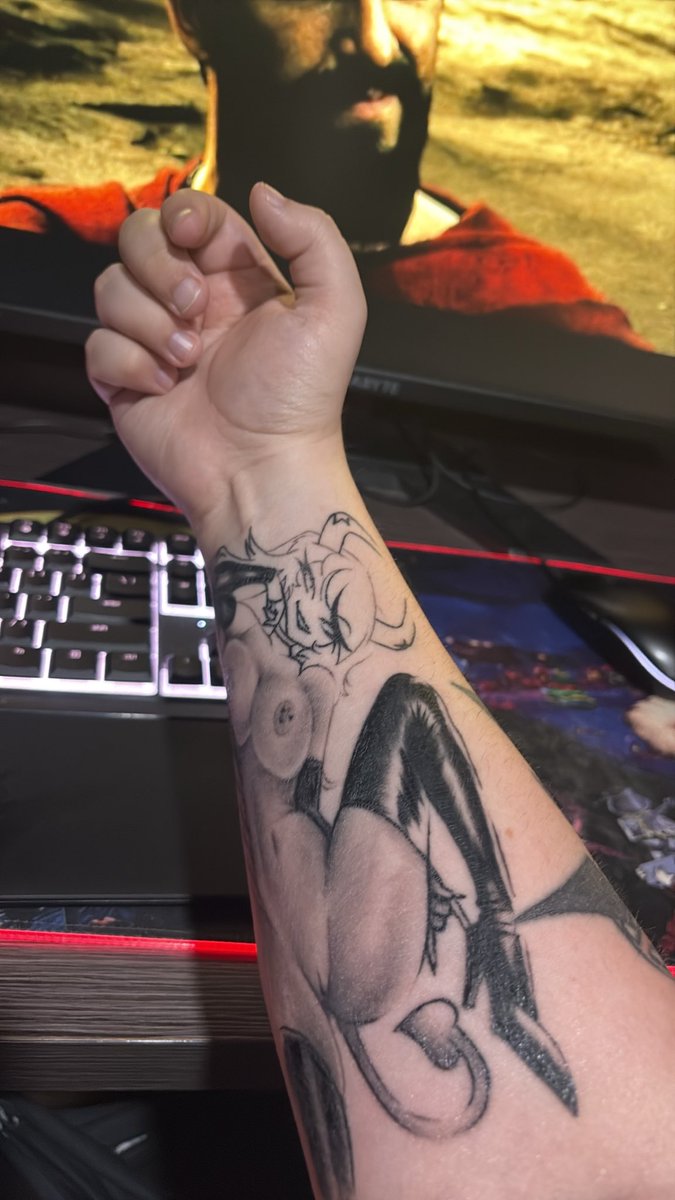 BeyondDemonly's tweet photo. @LucifersFavDuck @emily_seraph1m She’s not done yet getting more done on the 8th love her and at the time I think blitz was a mess and she was right I’m glad that for the most part they have made up. https://t.co/vvGQe2tUPP