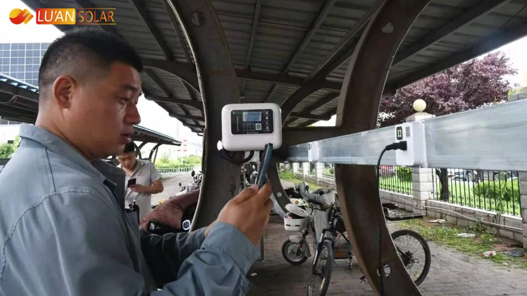 Chinaluansolar's tweet photo. Recently, Lu’an Solar’s dedicated charging area for electric bicycles was completed and put into operation, providing charging capacity for up to 60 electric bikes simultaneously. 

https://t.co/fT2WPr0Hlo
#LuanSolar #SmartEnergy #GreenEnergy #Sustainable #WorkplaceSafety https://t.co/lwRPh0RmBf
