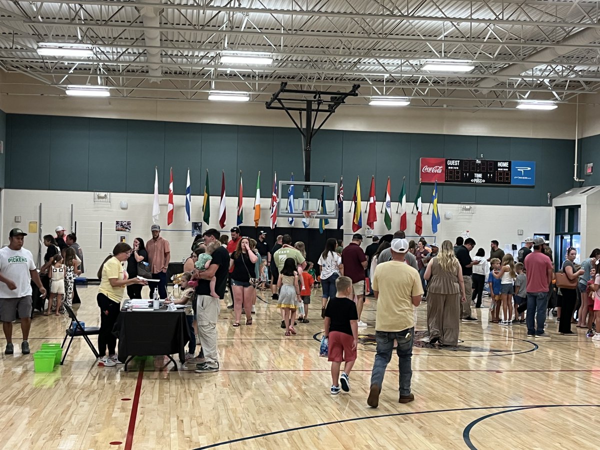 DrThomasPCSD's tweet photo. Open houses all in the books! Day one for Dragon Nation tomorrow! Letโs start fast so we can finish strong! #Elevate #StartFast #DragonNation #FirstDayofSchool https://t.co/gByZGPX2qB