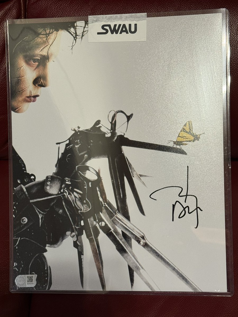 ジョニー・デップさんのサイン入りフォトが届きました♪（v＾＿＾）v