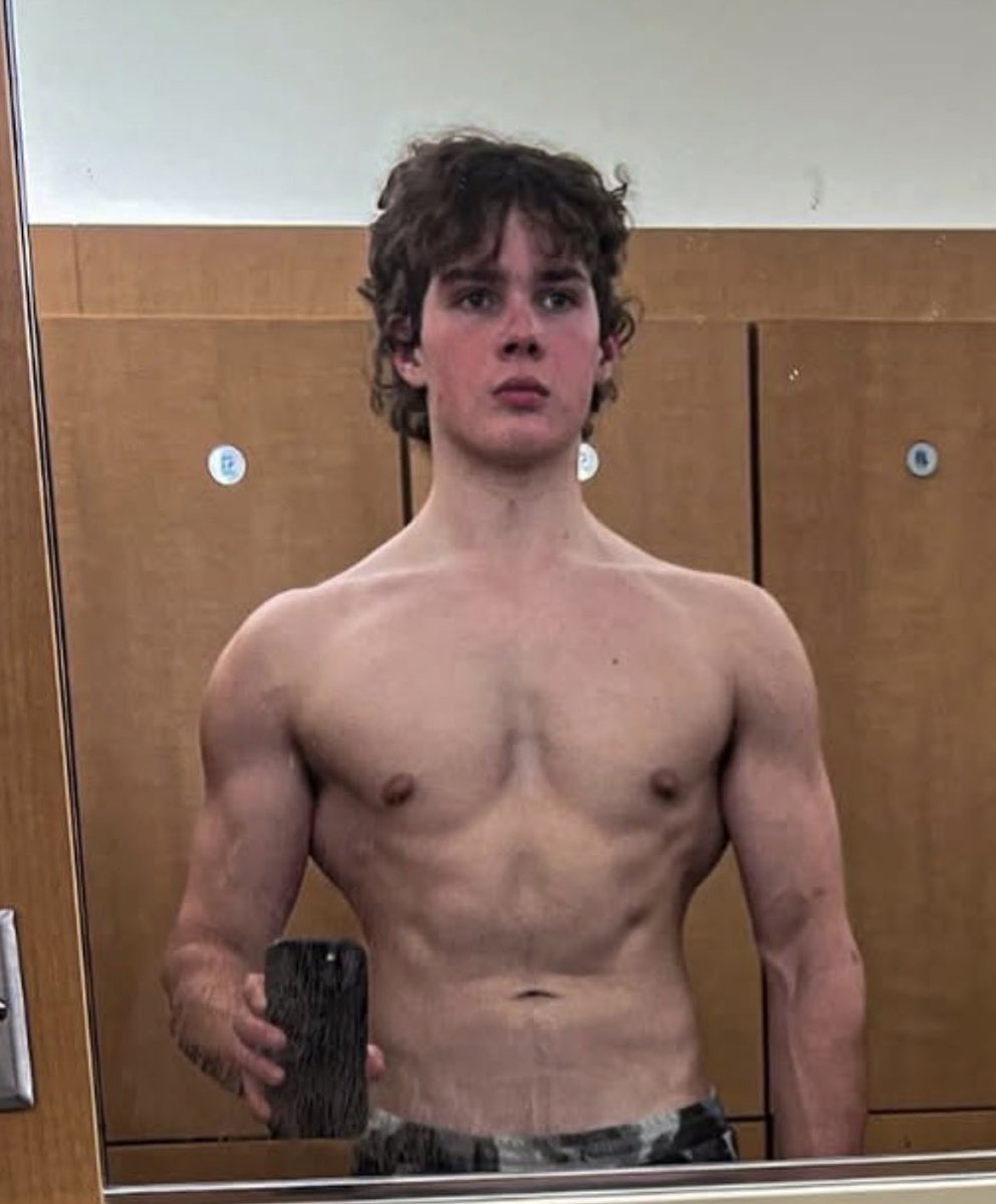 spideyvenom67's tweet photo. Gym Clav throughout the years https://t.co/CxYwk8jYZq