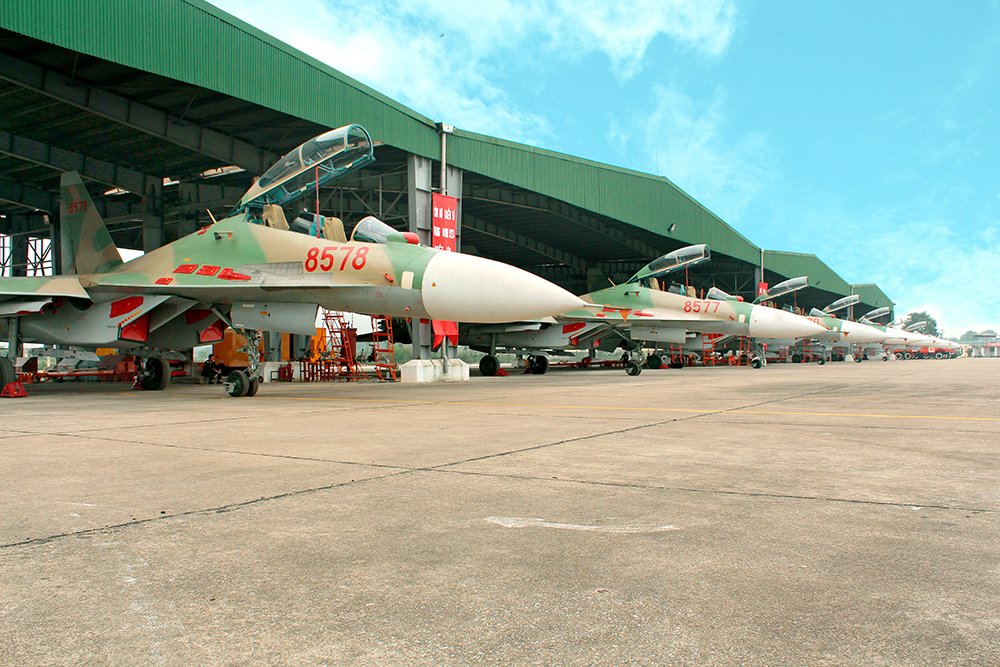 EFFERCETAMOL's tweet photo. Su-30MK2s of the VPAF 923rd "Yên Thế" regiment. https://t.co/sjk8uKhv99