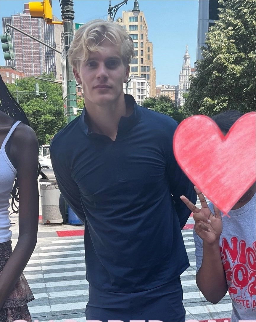 princebergvall's tweet photo. como pode ser tão lindo assim? Loirinho belo, do cabelo hidratado🤏🏻 https://t.co/OSItRXLeQz