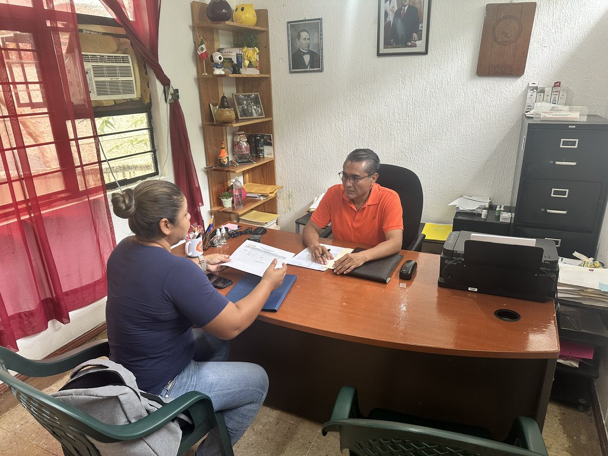 jairestrada1201's tweet photo. 🟠 Con la instrucción del Srio. Gral. de la Sección 14, Mtro. Silvano Palacios Salgado, en la Oficina Sindical de Acapulco seguimos trabajando.

🟠 Con las puertas abiertas, atendiendo y dando seguimiento a las gestiones de nuestras compañer@s trabajadores de la educación. https://t.co/3YgeBmFoYX