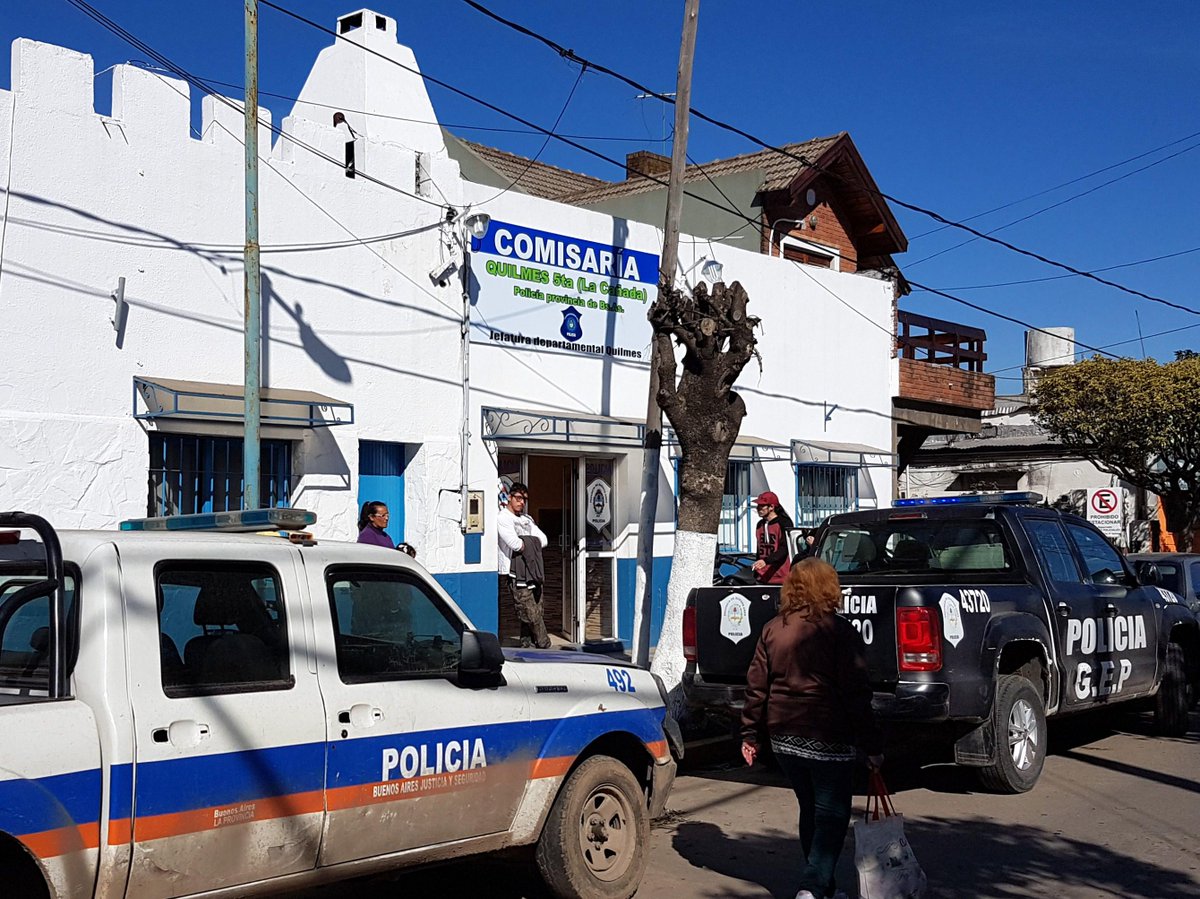 miradadequilmes's tweet photo. HORROR EN LA CAÑADA: Policía de CABA fue detenido acusado de producción de material de violencia sexual infantil ~ La Mirada de Quilmes https://t.co/2jX9Ga5vb9 https://t.co/Irn3mX5Agx
