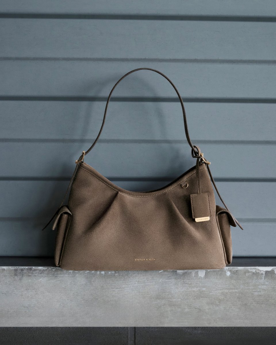 Charles_Keith's tweet photo. Trending Now: Stone Grey

Swipe to see all of the latest bags in this earthy hue.

Khai Side-Pocket Shoulder Bag
Noane Elongated-Handle Shoulder Bag
Duo Quilted Front-Pocket Chain Hobo Bag
XL Noane Backpack

https://t.co/CZ8SNDpnUl https://t.co/9VYJ7tHYyt