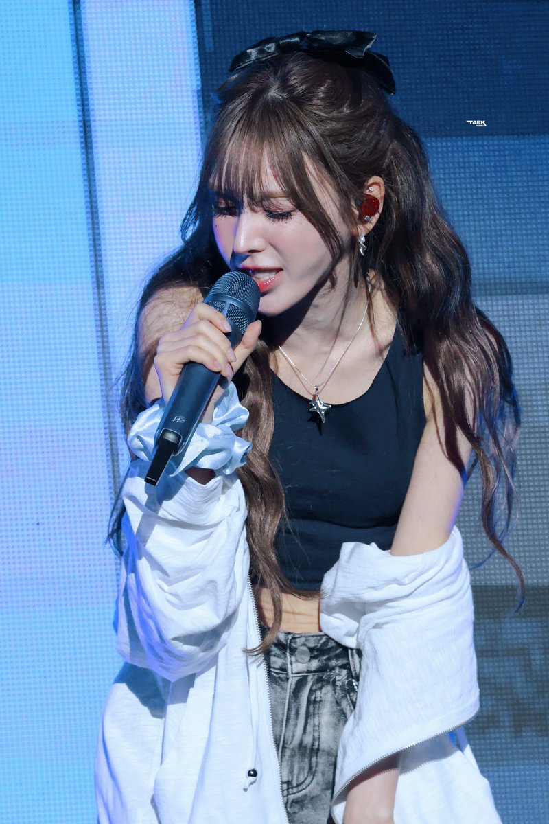 Taek0321's tweet photo. 260802 A Day in Red &amp; Velvet D3 
#웬디 #WENDY https://t.co/WlB1ytoxU8
