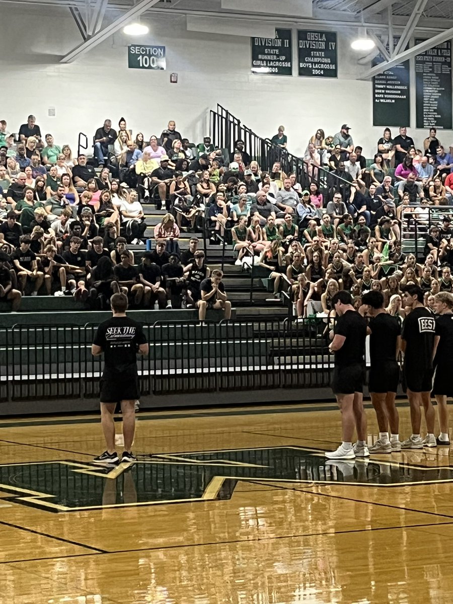 MasonCometsFB's tweet photo. Countdown to Greatness was a huge success! Thank you to everyone who came out tonight. We can’t wait for what’s ahead. #Hunt65 https://t.co/dLynL3FOLb