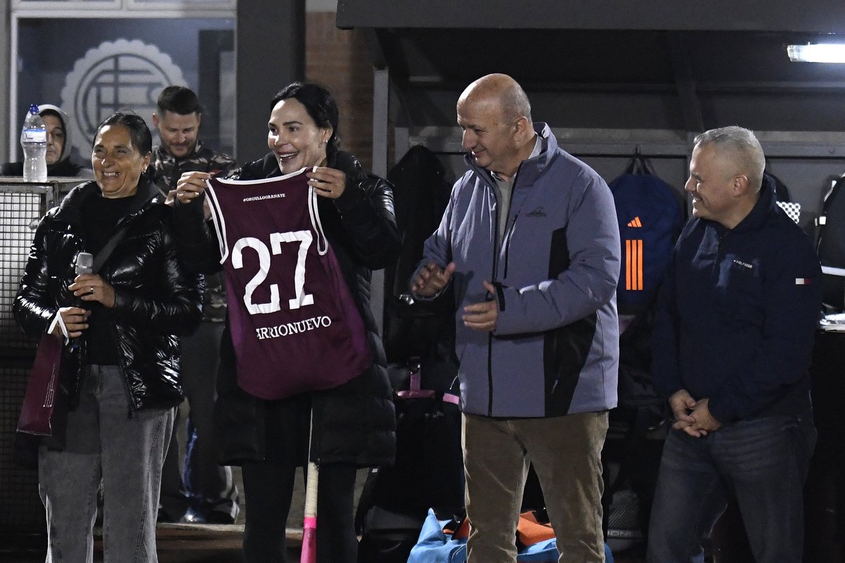 clublanus's tweet photo. Clínica de hockey en el Club Atlético Lanús  🏑

📍 Se realizo en el Polideportivo, para niños y niñas de Quinta a Novena División.

🇦🇷 La ex Leona Noel Barrionuevo, campeona del mundo y medallista olímpica, estuvo a cargo de la jornada compartiendo su experiencia, conceptos técnicos y vivencias de la alta competencia.

#OrgulloGranate 🇱🇻