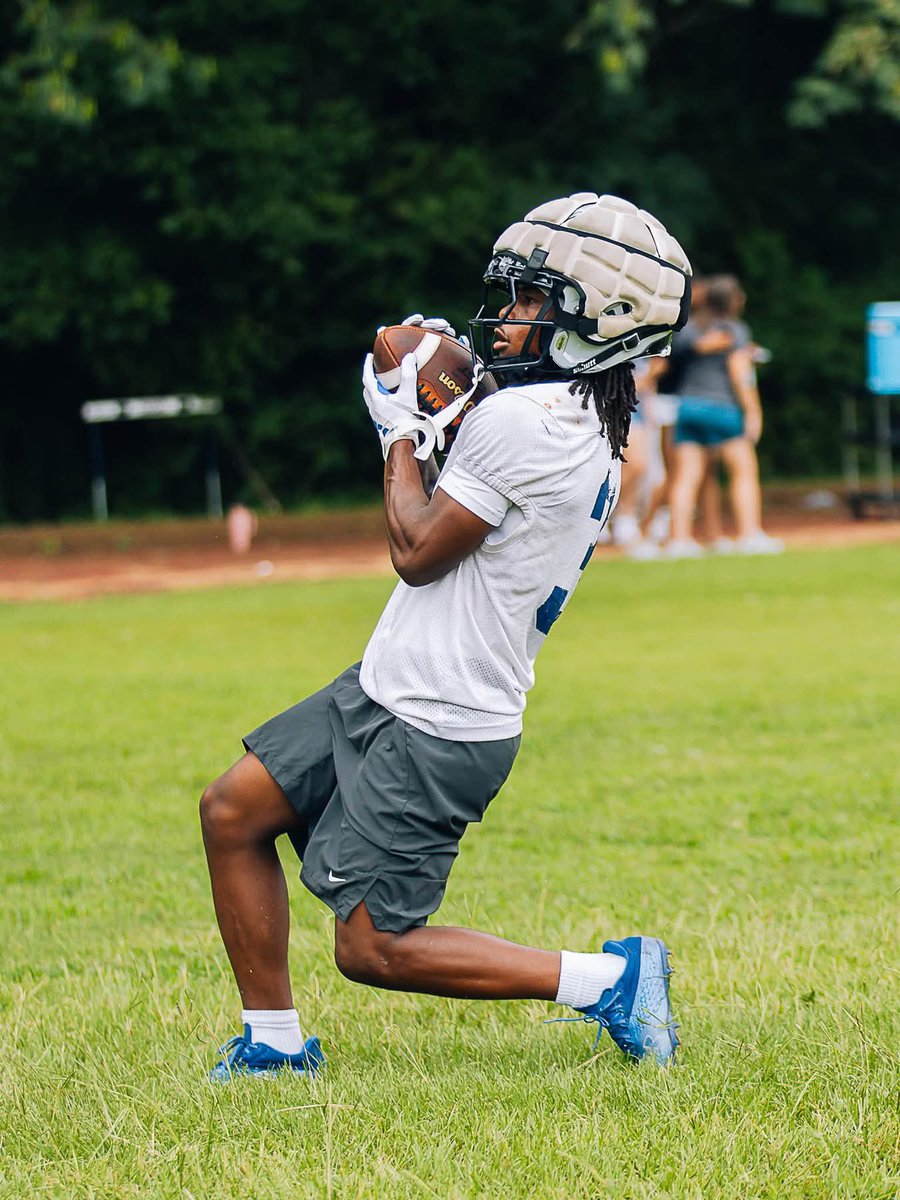 FlashCayden's tweet photo. Day 1 in the books💯, just watch me work and put up numbers @CCHSfootbal https://t.co/mCQdBX37EQ