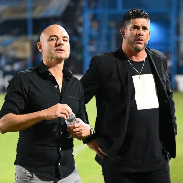 damiante06's tweet photo. Platense se comió 4 contra SAMPAOLI y perdió a su técnico a 2 semanas de jugar 8vos de Libertadores, está 27⁰ en la tabla anual y ganó 1 de sus últimos 16 partidos oficiales... no serán capaces, no? https://t.co/37igVC9rSD