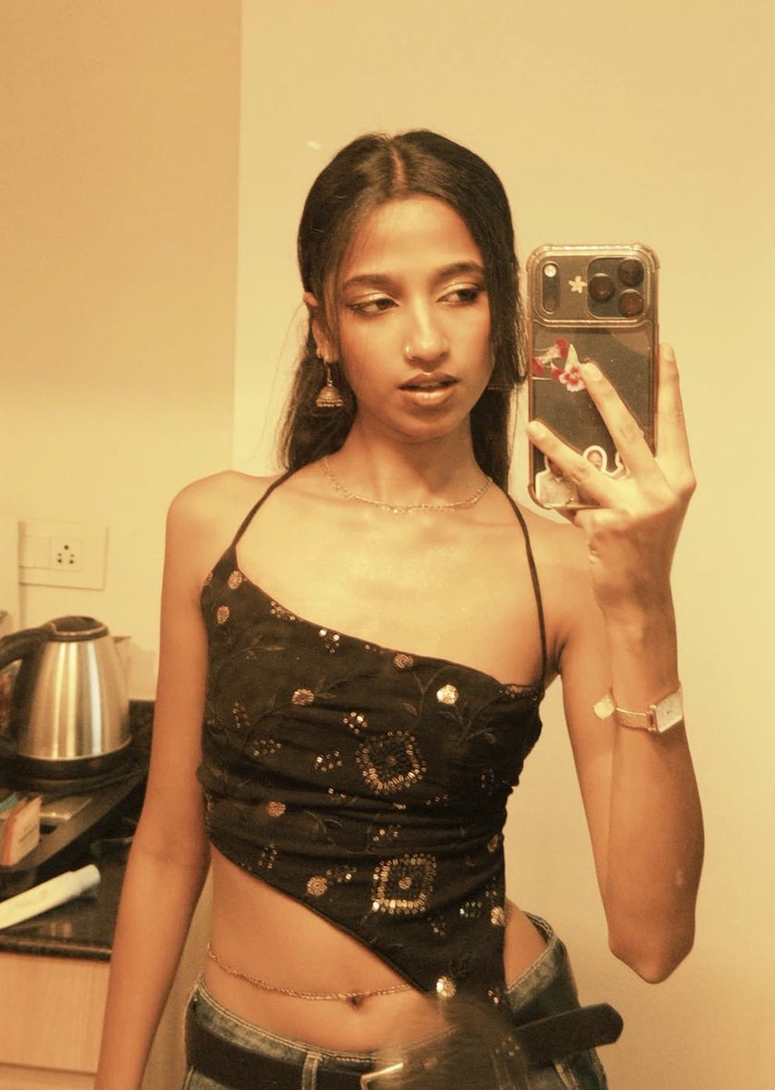 muttakalakkii's tweet photo. Just how petite can someone be? ft. Yuktha 🤤 https://t.co/mHtYGakVT2