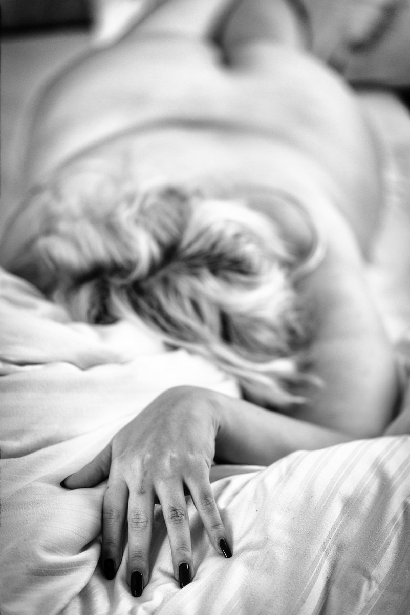 OfFiddler's tweet photo. Popo-Montag: Out of Focus 

#popo #popomontag #fineartnude #artisticnudephoto https://t.co/aaN0UrBDrP