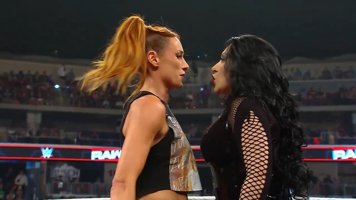 queen_wwe1's tweet photo. @BeckyLynchWWE A stunning comeback for the legend Becky, The women's section is more exciting and thrilling 🥶🔥🔥🔥 https://t.co/xmDlzqEiVw