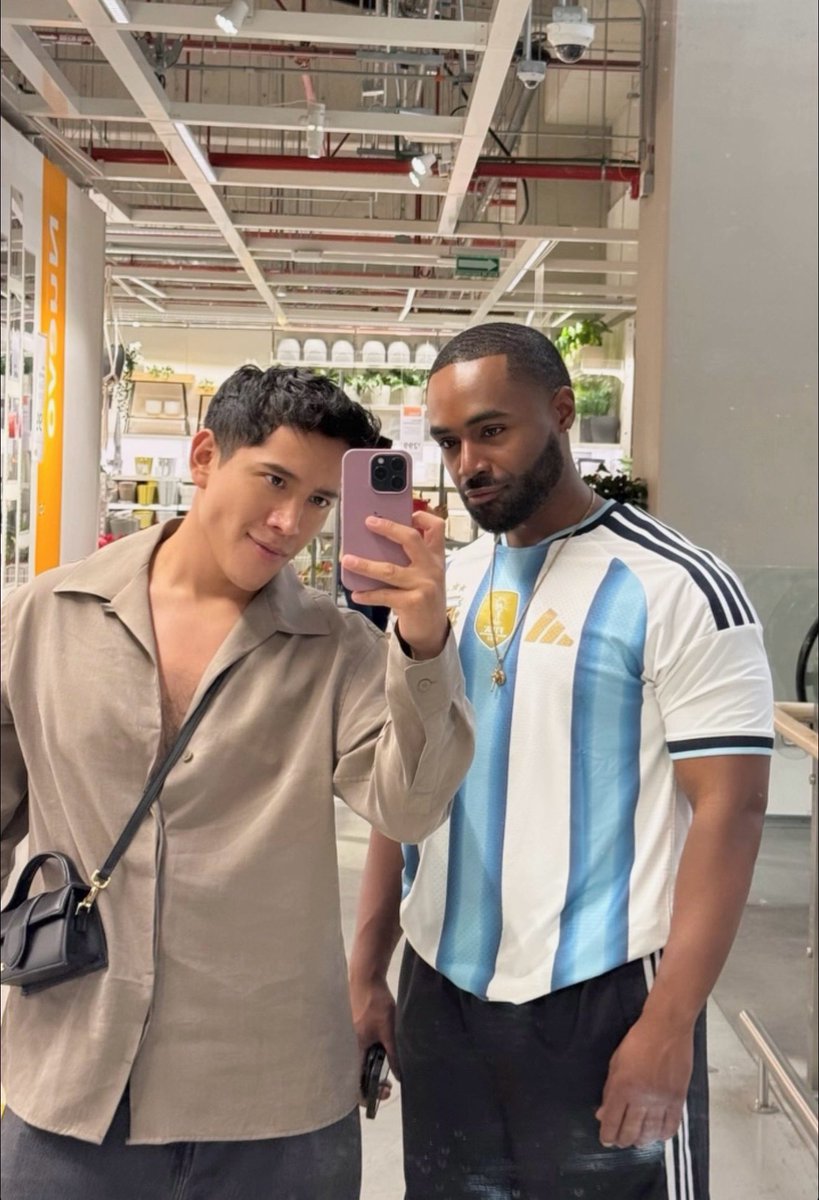 Lukapasfav's tweet photo. Me la pasé tan bien con mi amigo, creí que no podría, pero mi culo es muy tragón. 🍫😍

Pronto podrás ver mi contenido en OF 🩵🍆

#Chudai #heterosengañados #latino #bbk https://t.co/e0yVW9gGbO
