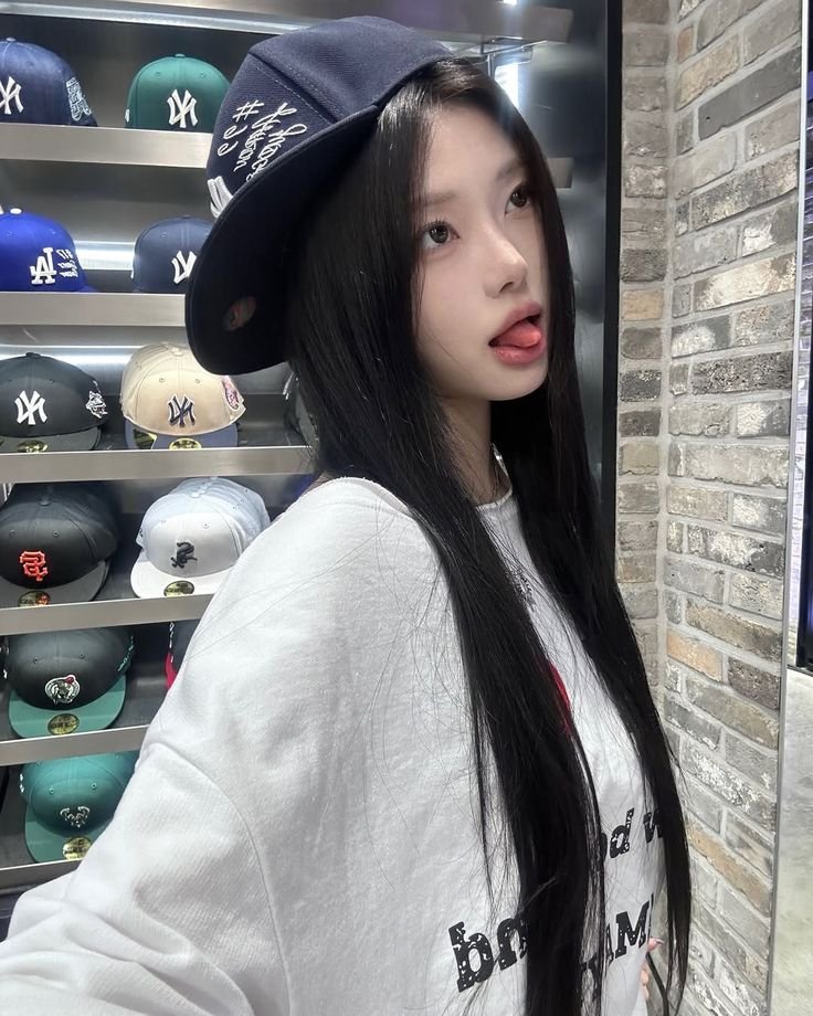 tommyaz998's tweet photo. 韓国の레퍼여친상(ラッパーの彼女顔)ネキが可愛すぎるドタイプすぎる https://t.co/reLvtWWaO7