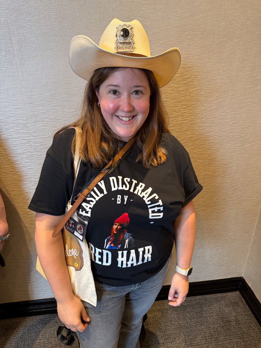 abbyk687's tweet photo. Handcuffs😏Lick and split 🤭and me wearing THE hat!! 🤠  @EarpFest @WayHaughtElf https://t.co/juH6R5iDR9