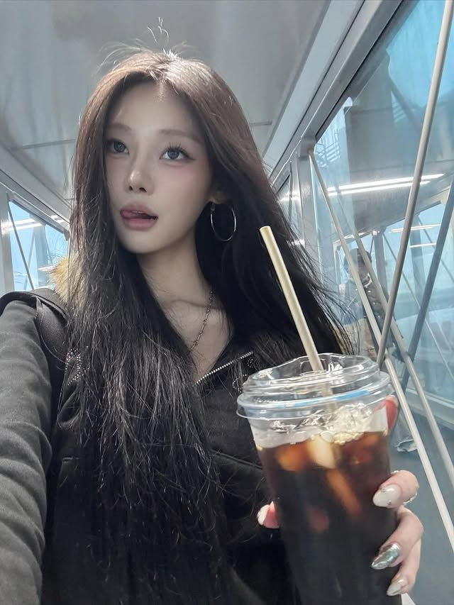tommyaz998's tweet photo. 韓国の레퍼여친상(ラッパーの彼女顔)ネキが可愛すぎるドタイプすぎる https://t.co/reLvtWWaO7