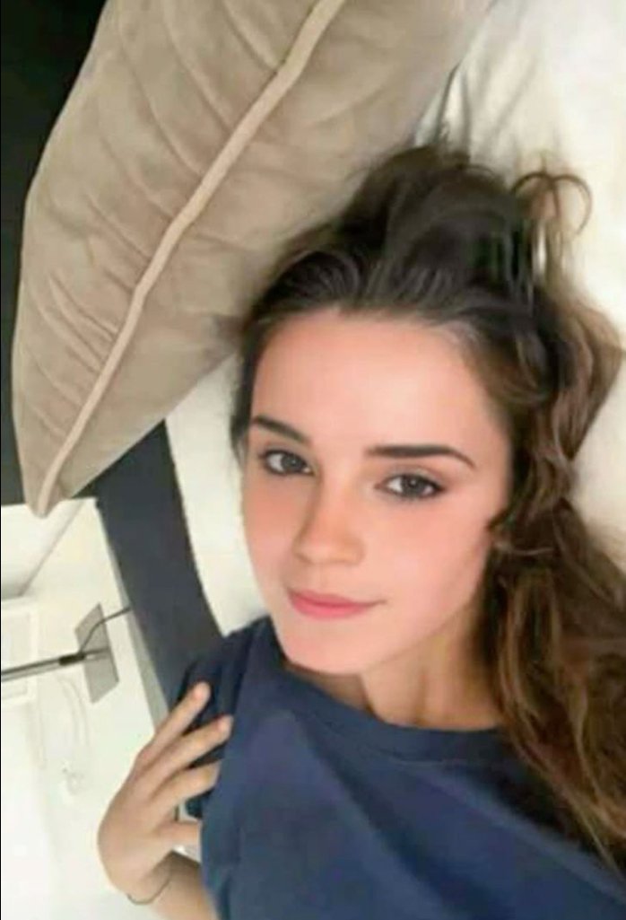 Emma Watxon tweet media