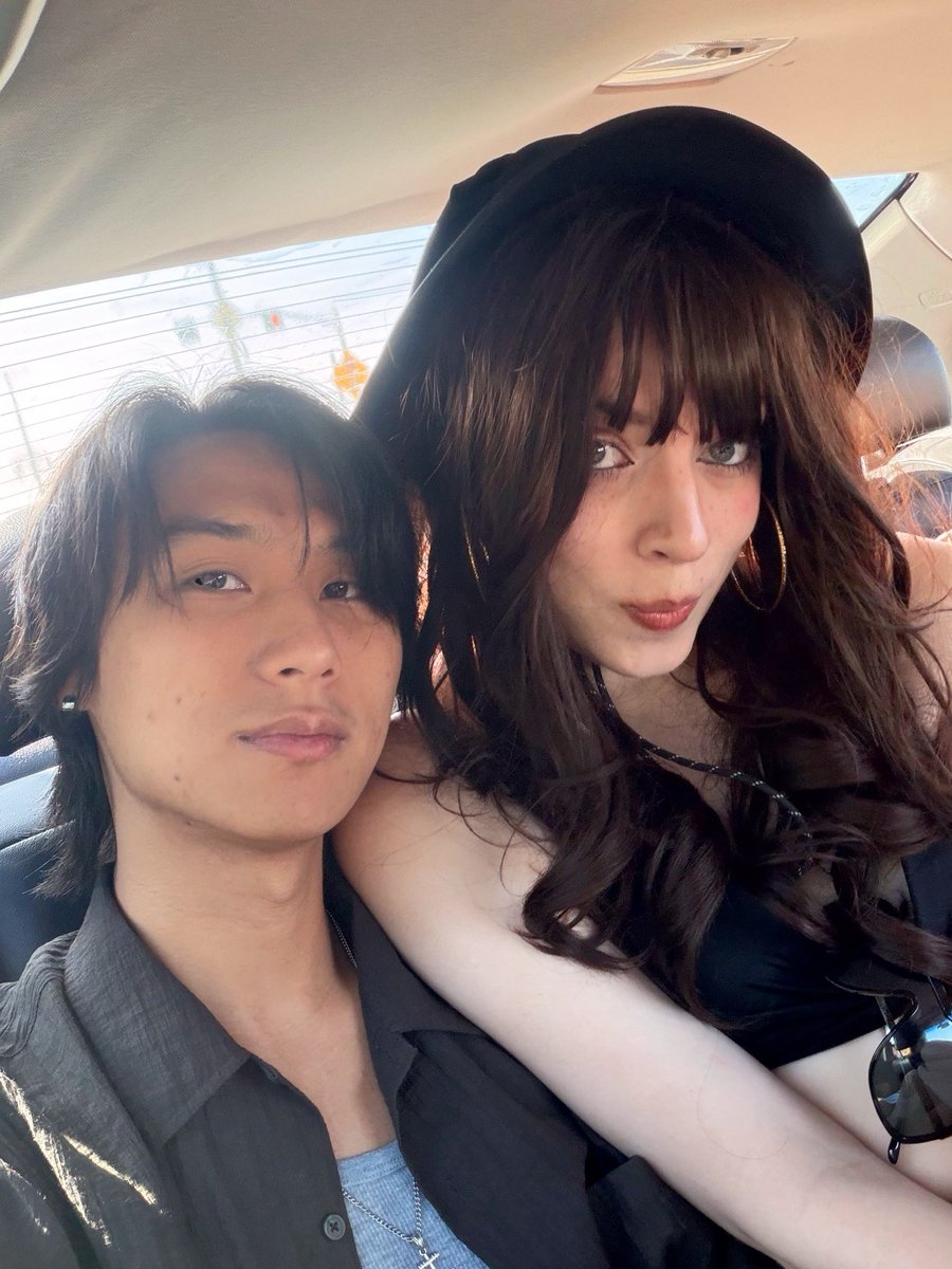 bingpotwebcomic's tweet photo. Today is my birthday 🎉 

I am 22 years old https://t.co/mSfNzOfiPW