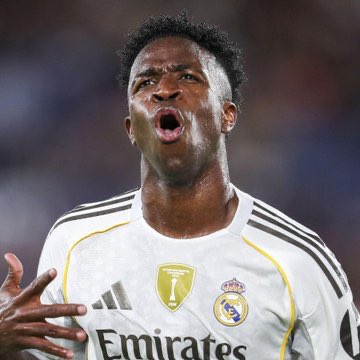 FabrizioRfanss's tweet photo. 🚨 Arsenal are keeping a close eye on Vinícius
Júnior's situation as the Brazilian continues to push for his demands, but Real Madrid does not view resolving the matter in the immediate future as a priority.
-@okdiario https://t.co/l5ZpVkTBx2