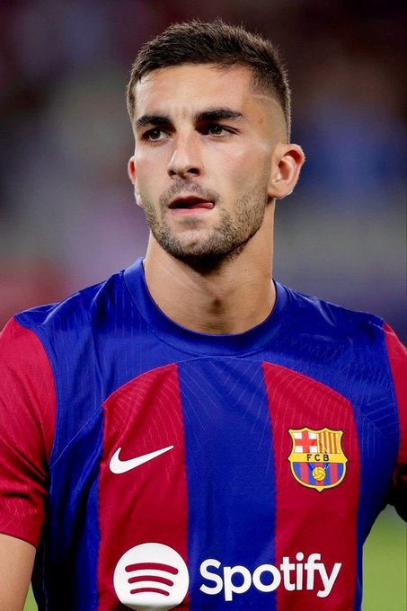 aleeexFCB's tweet photo. Basta ya de ser una ONG.

Fuera todos. Make Barcelona Great Again. https://t.co/6c0xF0NqWi