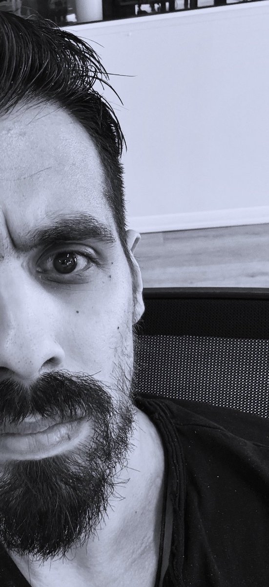 sotirischaral's tweet photo. 📸 Να είμαι και εγώ!
#challenge_halfface https://t.co/xJGyUUHL2H