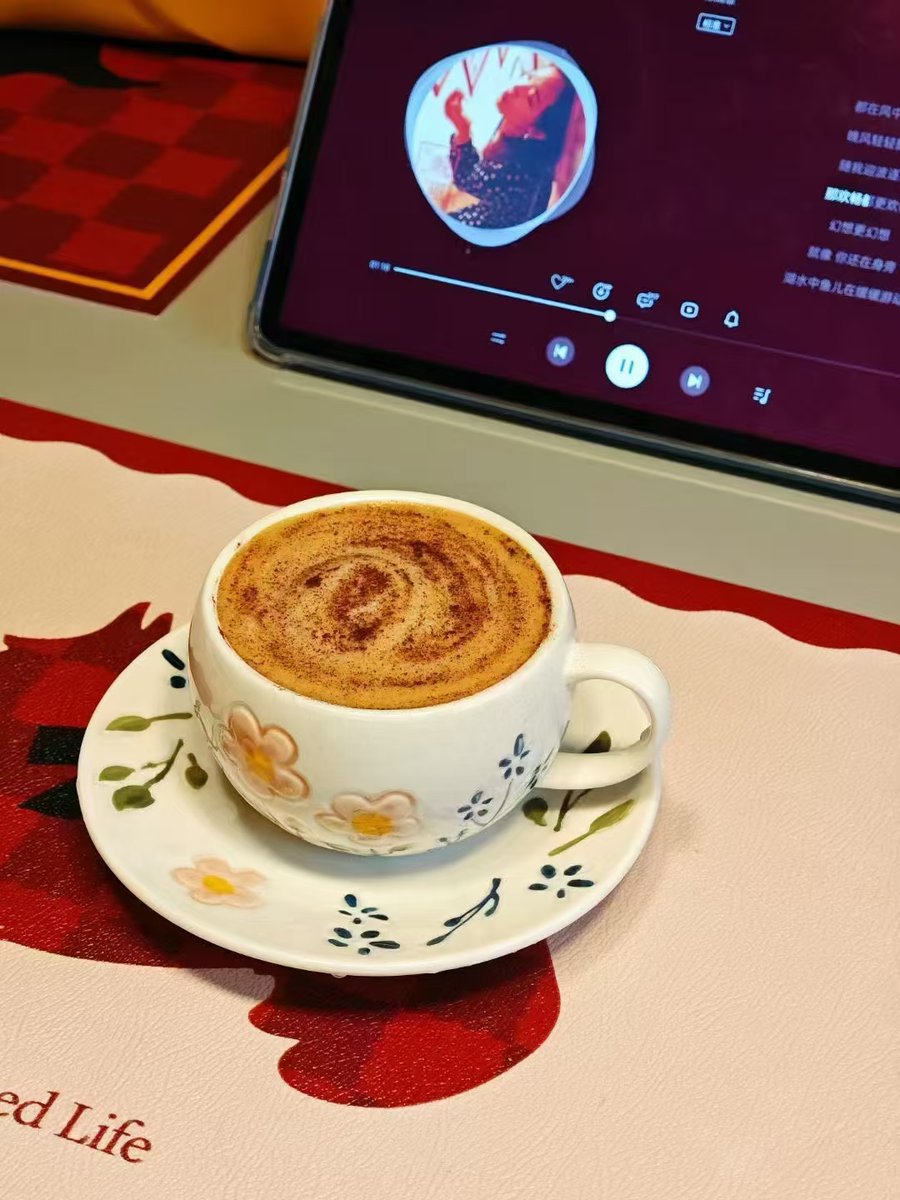 uilanikay's tweet photo. Done! Finally finished the big report I’ve been working on for weeks. Time for a well-deserved coffee and rest ， https://t.co/jzAAFYuAv0