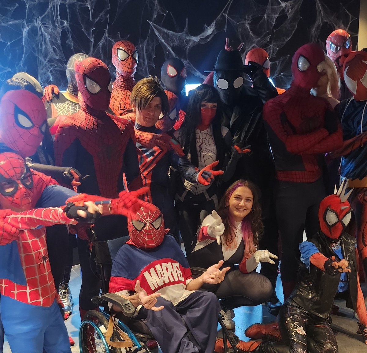 bugravlkn's tweet photo. Spider Man Filmi var dediler geldik🕸️🕷️ 
#spiderman https://t.co/r7xK2InGQn