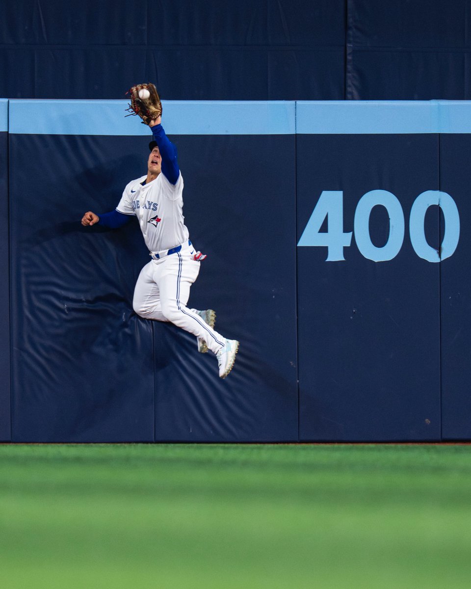 BlueJays's tweet photo. 🫶 @DaultonVarsho25 🫡 https://t.co/itn4DOpknK