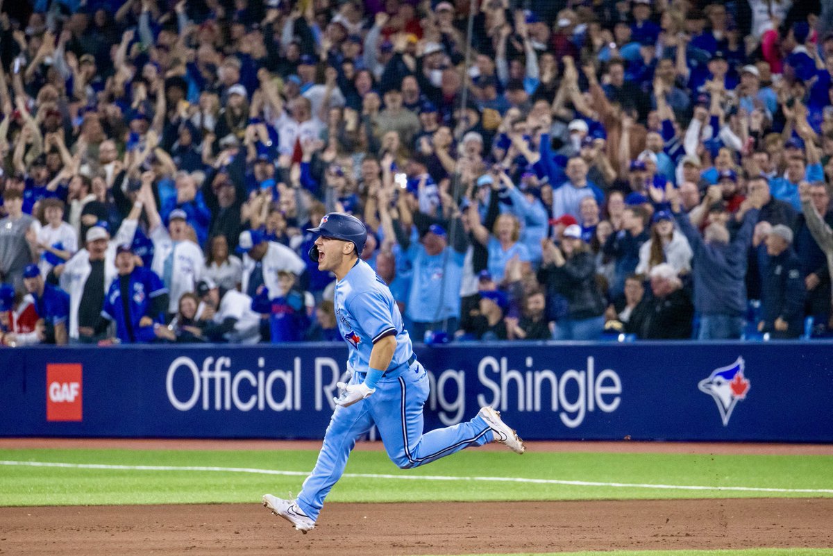 BlueJays's tweet photo. 🫶 @DaultonVarsho25 🫡 https://t.co/itn4DOpknK