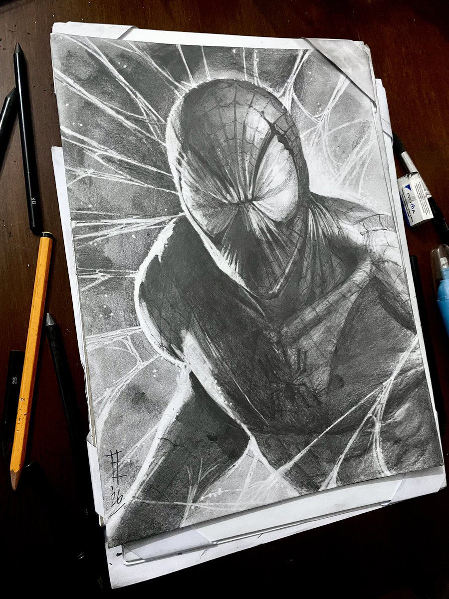 FlavioLuccisano's tweet photo. I’m not an expert at drawing Spider-Man, but yesterday I felt inspired by the character and decided to start this sketch. I finally had some time today to finish it. It was a fun challenge and I enjoyed the process. #spidermanbrandnewday #spiderman #flavioluccisano https://t.co/tWrdTybZbE