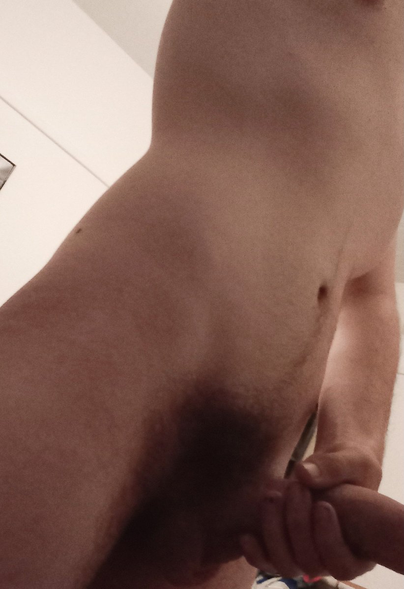 boredsl9t's tweet photo. Vers 19yr old slut from edinburgh, anyone wanna have some fun https://t.co/0OOfV1gOT1