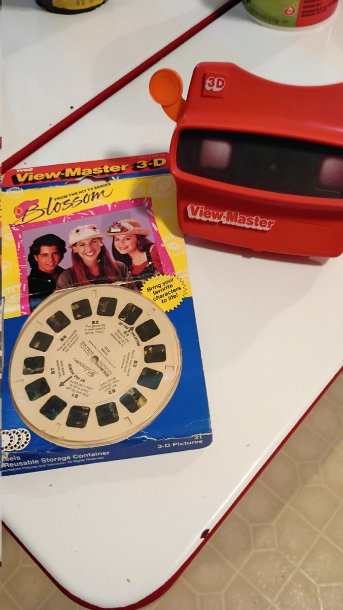 whiskycook's tweet photo. @missmayim I found this super amazing piece of history today!! I had no idea these were even a thing .. there's a story on the back about the distant future... The year 2004.... https://t.co/jt5hJjCI80