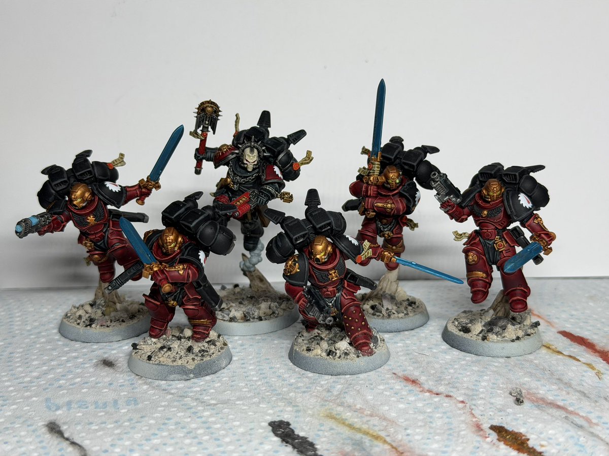 smerchantiler's tweet photo. My Flesh Tearer Vanguard Veteran squad is fully painted.
Such a fun scheme to paint and I’ve always loved their lore. Blood Angels with the pretence stripped out. https://t.co/04kOqo4r0p