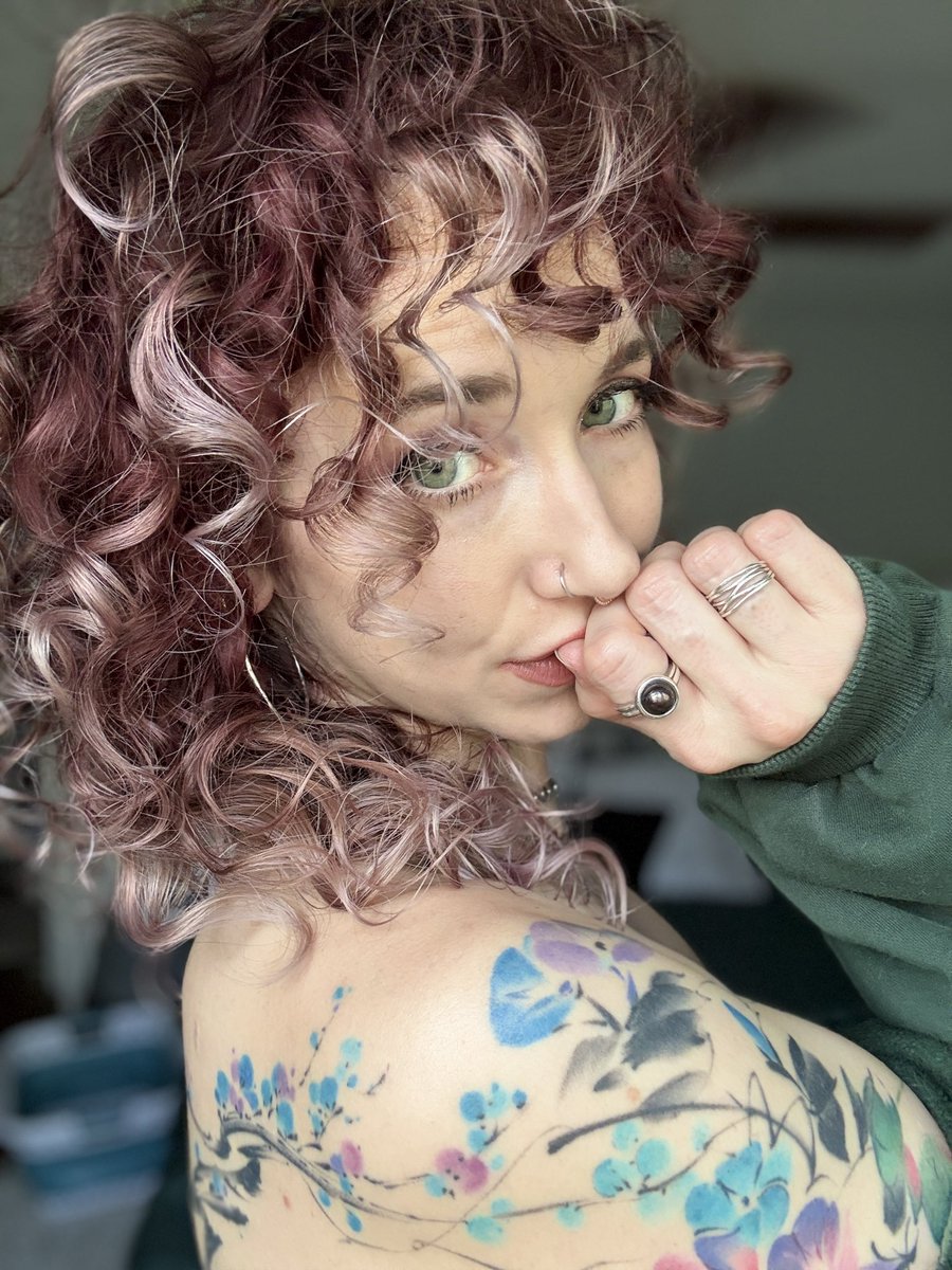 curlybdancer's tweet photo. Happy Monday!! We are live!!

It’s too hot so let’s cool down in my waterpark!!

➤ˎˊ˗  https://t.co/sjWMejeL8x https://t.co/7ZbUw0kDWb