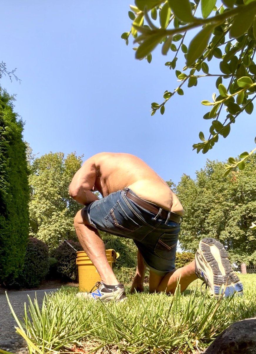 TomBurz31238's tweet photo. Shoulda tightened my belt! 
🍑☀️🔥 #gaydaddy #bidaddy #exhibitionist https://t.co/IDafcxJSQG