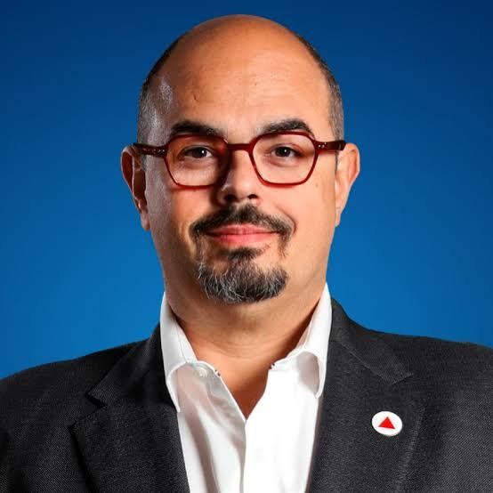 _lucasvslima's tweet photo. Mateus Simões acaba de se tornar o Geraldo Alckmin das eleições de 2026.

Alckmin após falecimento de Mário Covas assumiu o cargo de governador em 6 de Março de 2001.

Simões assumiu o mandato após renuncia de Zema, para concorrer a presidência em 22 de Março de 2026. https://t.co/HhhNGmGX9T