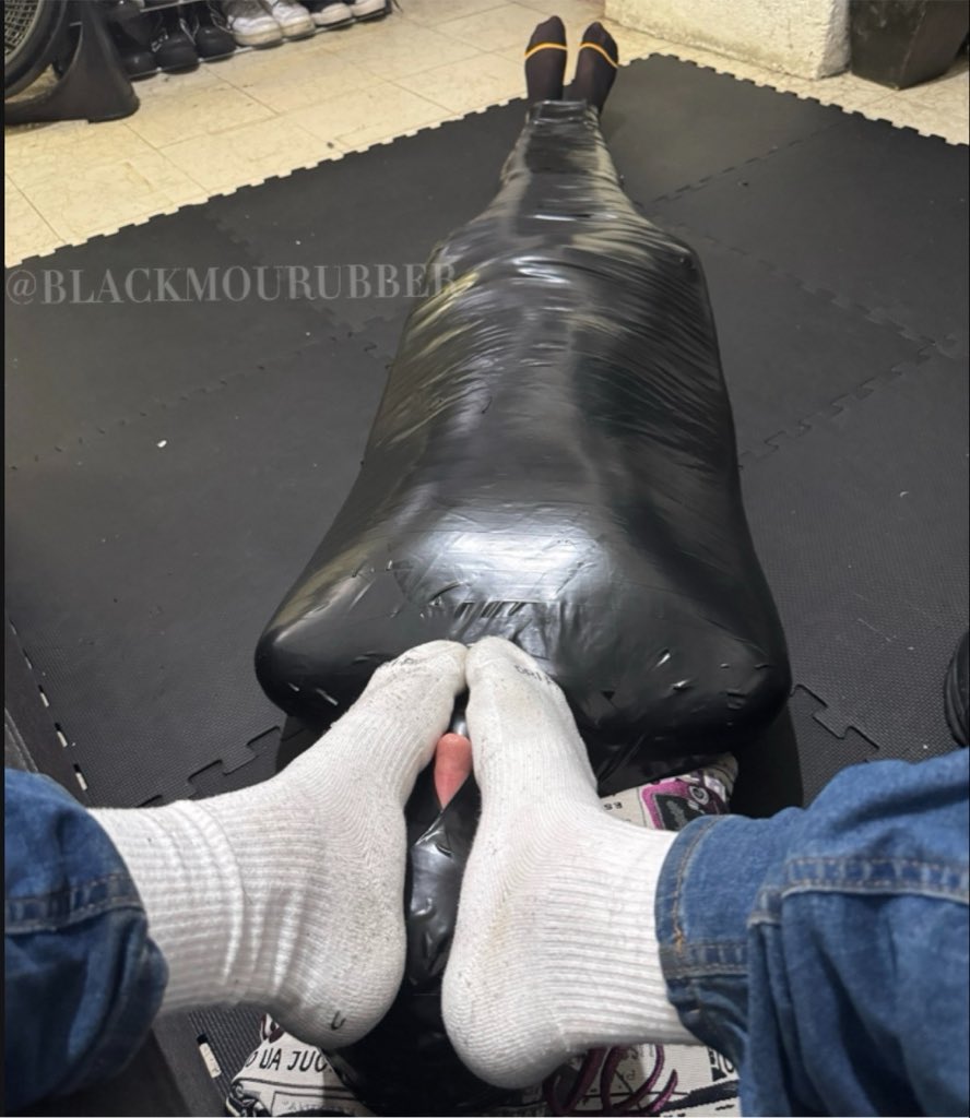 blackmourubber's tweet photo. Your obligation is to submit to me and be under my feet. https://t.co/1RHAchMa5B