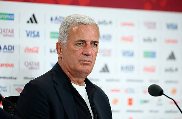 wiwsport's tweet photo. Football – L’Algérie se sépare officiellement de son sélectionneur Vladimir Petkovic ! https://t.co/s8XSlCWhh2 https://t.co/T1PJsFjvSi